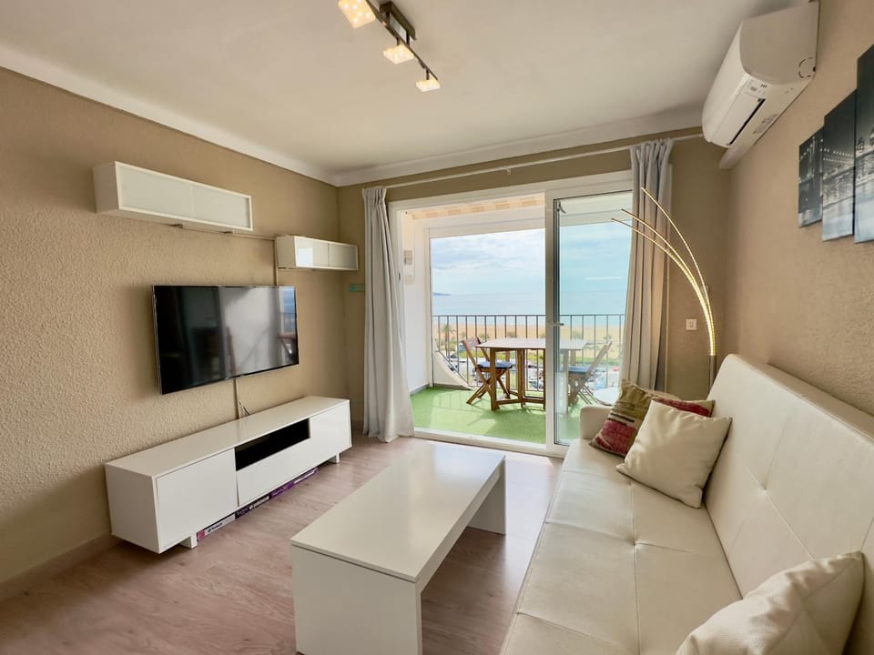 Vistas frontales al mar Apartment in Alt Empordà