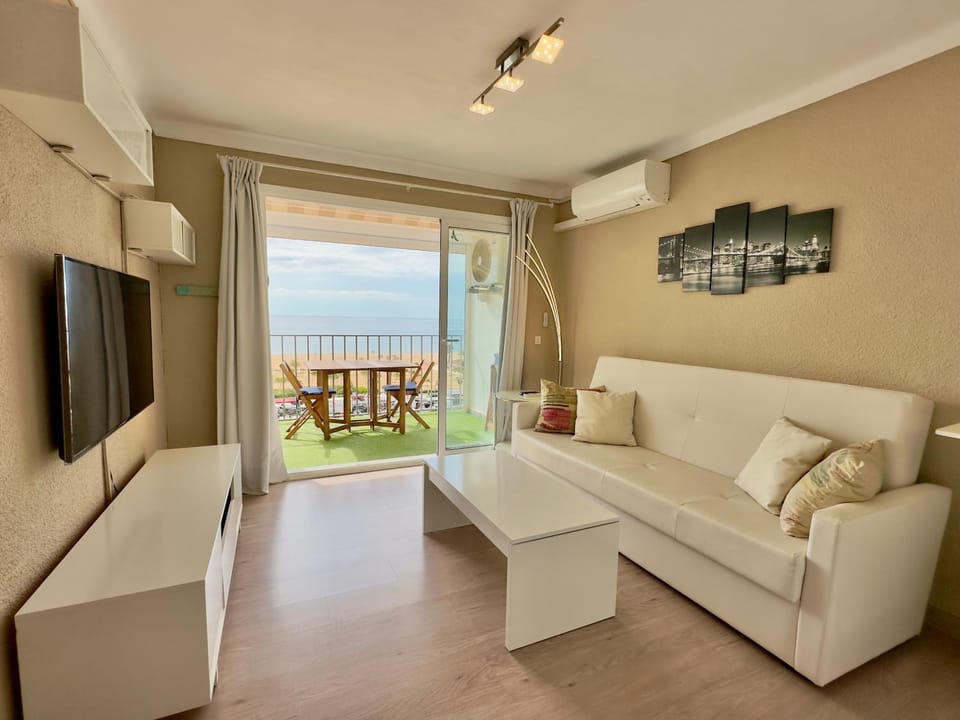 Vistas frontales al mar Apartment in Alt Empordà