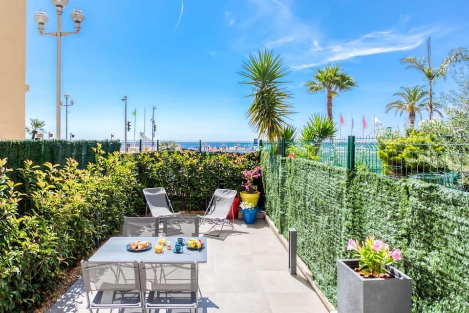 #43 Staywizus - Design Studio Terrace AC Wifi Sea View 1min Beach Apartment in Nice
