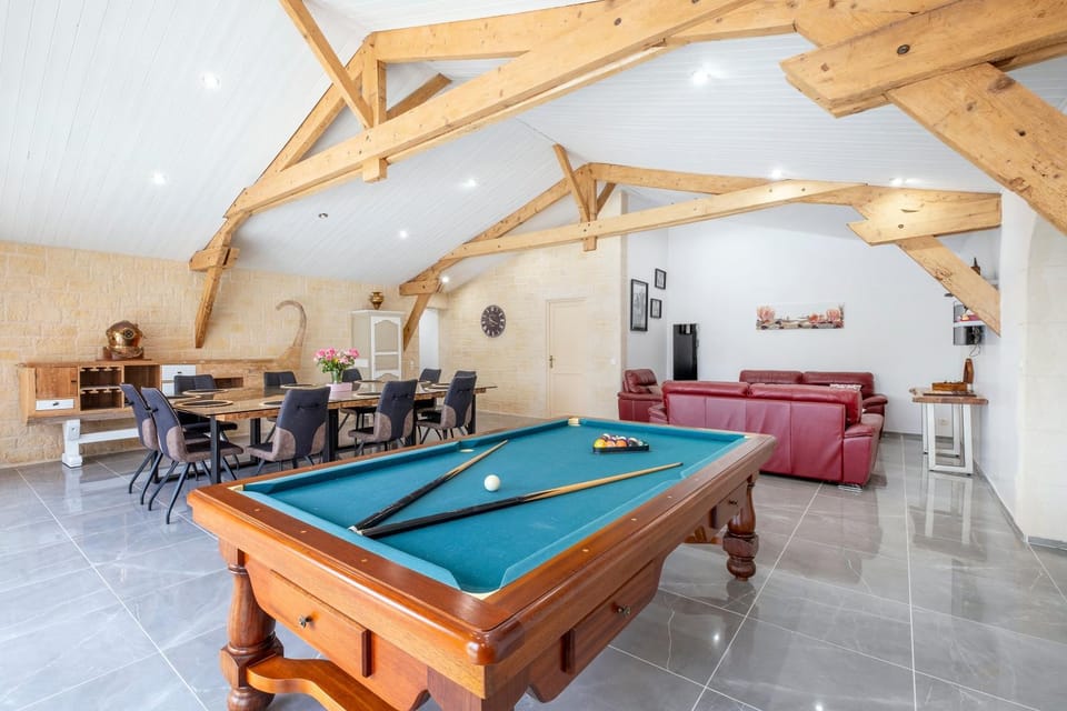 Billiard, Living room