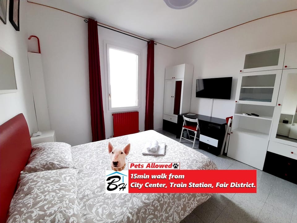 TV and multimedia, Photo of the whole room, Bedroom, locker