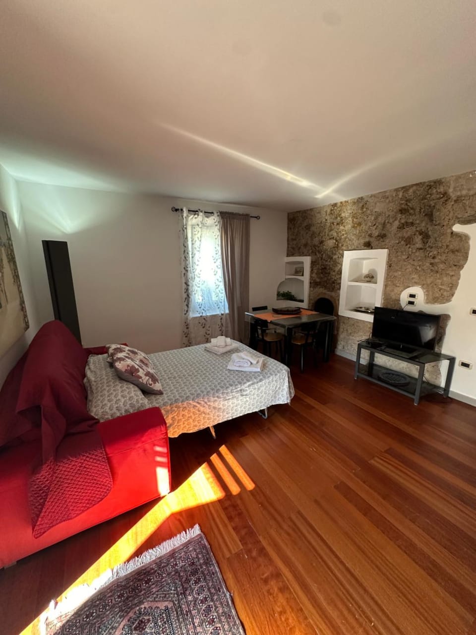 Bed, Living room, Photo of the whole room