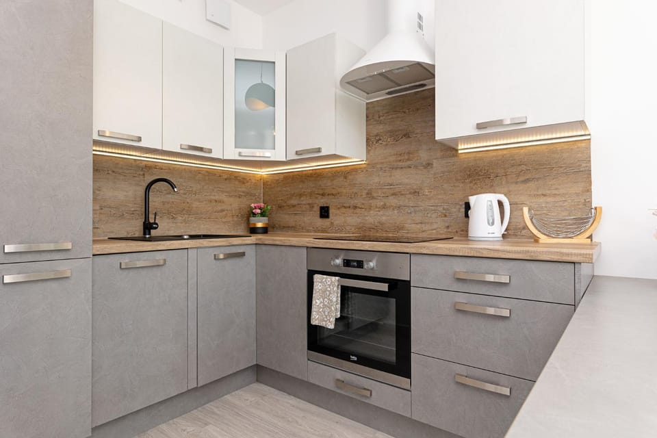 Kitchen or kitchenette, dishwasher, pet friendly, stove