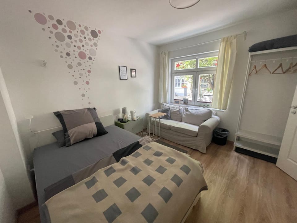 Bed, Photo of the whole room, Seating area, Bedroom