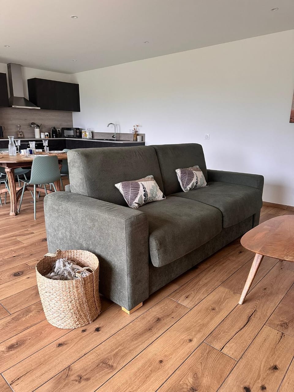 Communal lounge/ TV room, TV and multimedia, Kitchen or kitchenette, Living room, Seating area, Dining area