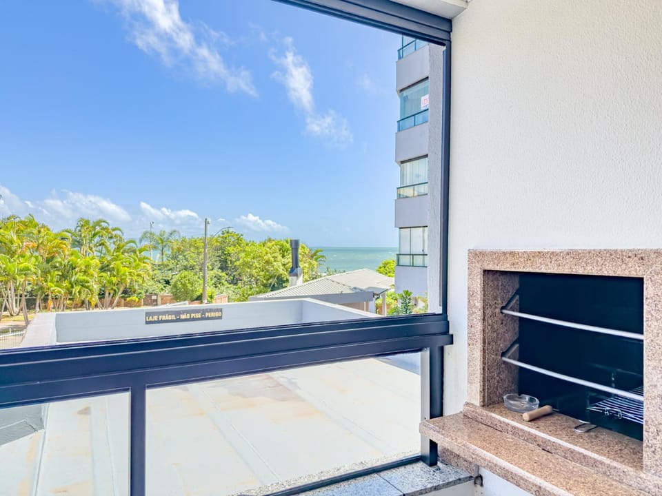 C131 Lindo apartamento com vista para o mar Apartment in Florianopolis