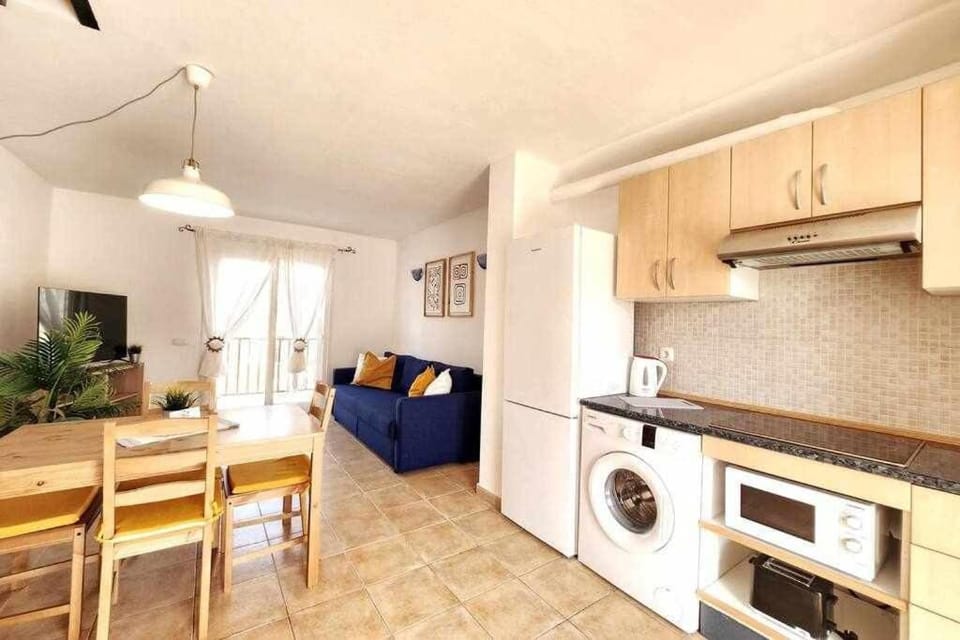 Living room, Seating area, Dining area, minibar, pet friendly, washing machine