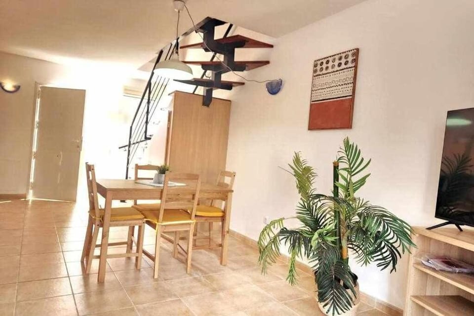 TV and multimedia, Dining area