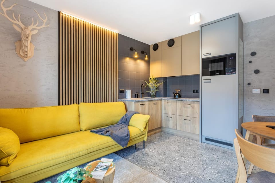 Kitchen or kitchenette, Seating area