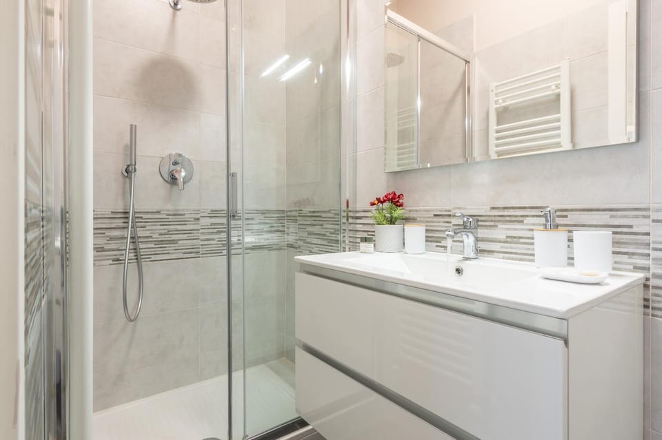 Shower, Bathroom