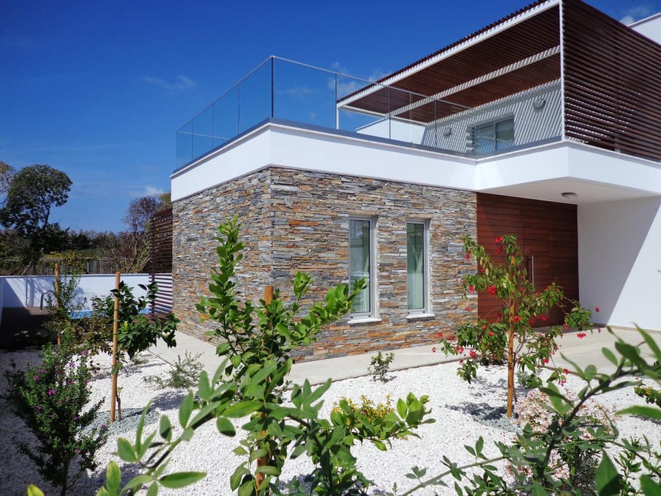 Property building, Garden