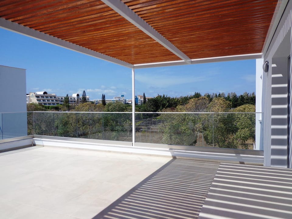 View (from property/room), Balcony/Terrace