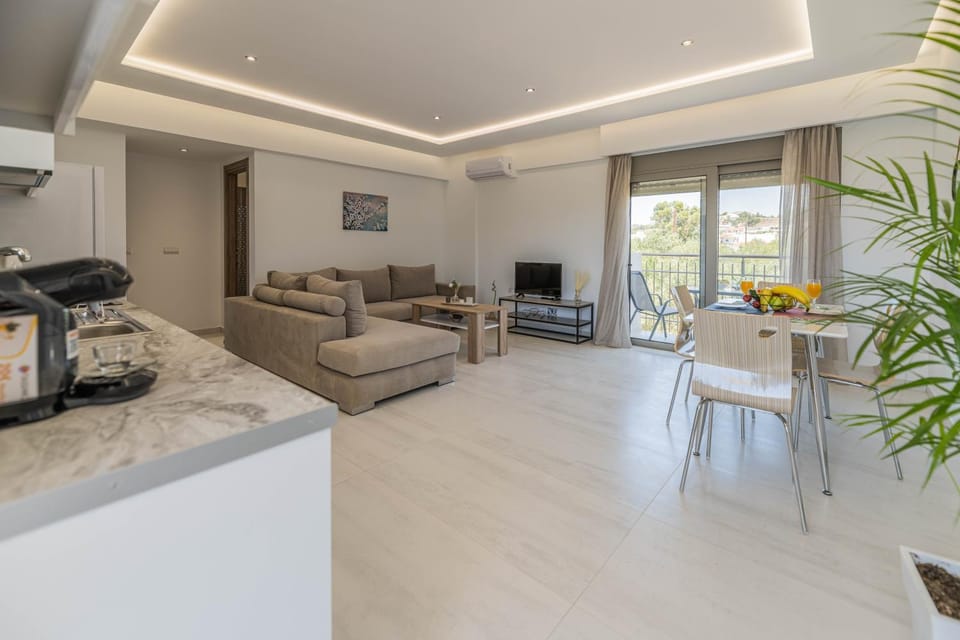 TV and multimedia, Kitchen or kitchenette, Living room, Seating area