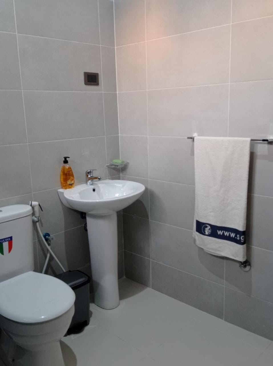 Bathroom, towels