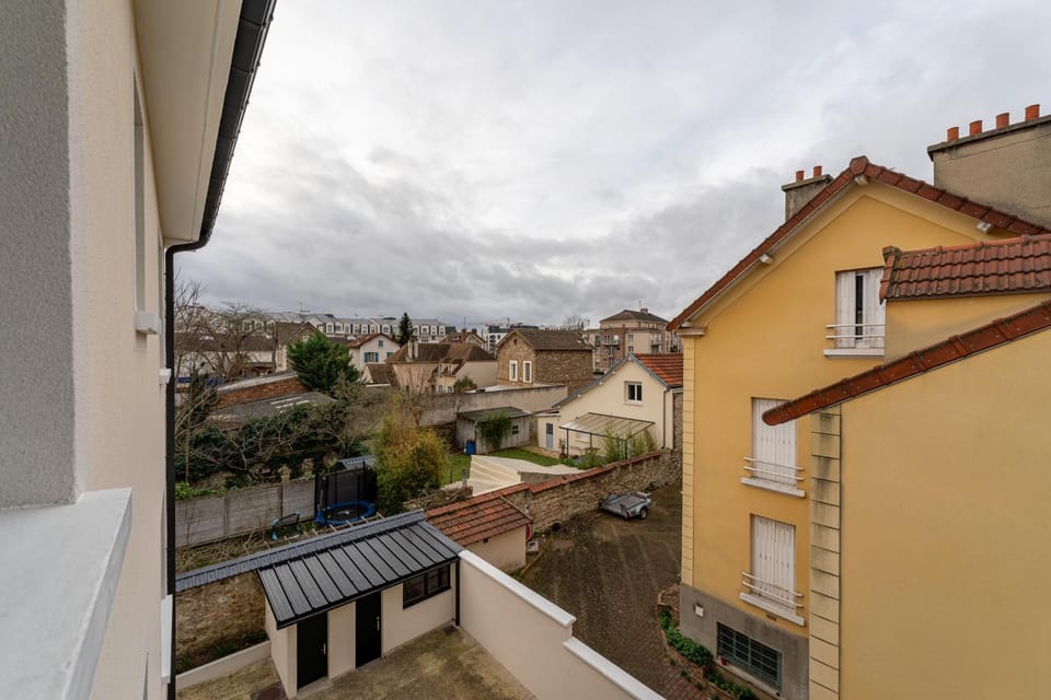 Property building, Neighbourhood, View (from property/room), City view