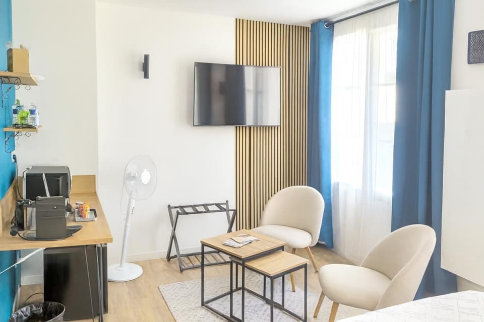 Hinster - studio confort, espace café, au coeur de Nogent Apartment in Nogent-le-Rotrou