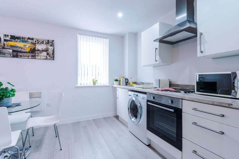 Kitchen or kitchenette, Dining area, minibar, pet friendly, stove, toaster, washing machine