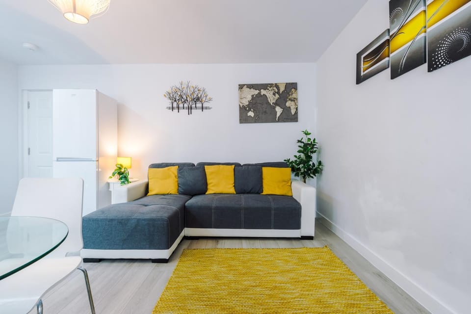 Living room, Photo of the whole room, Seating area