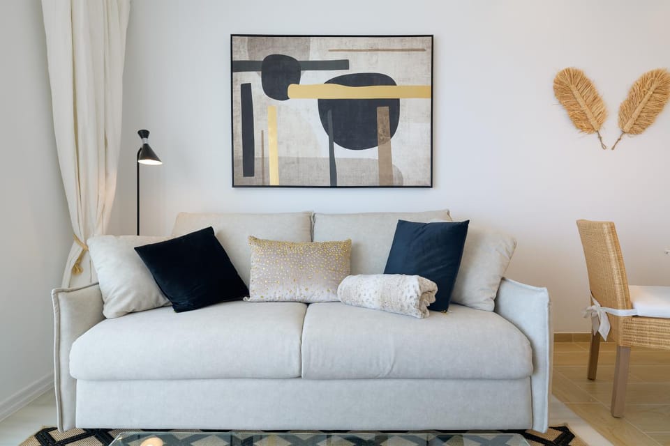 Bed, Living room