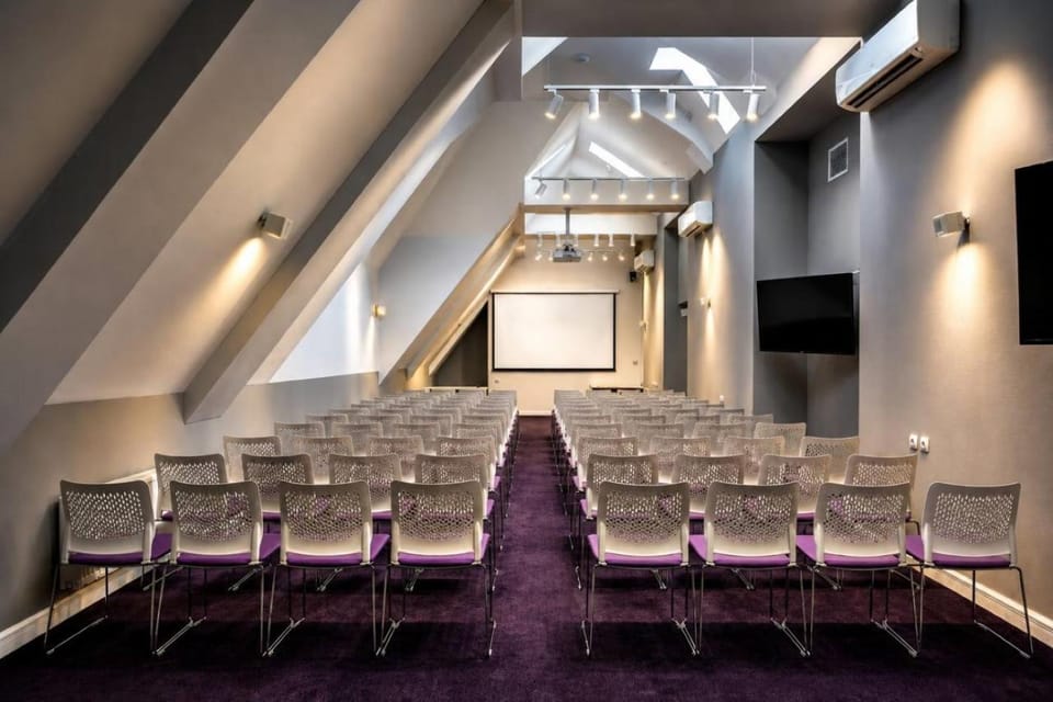 TV and multimedia, Living room, Seating area, Meeting/conference room