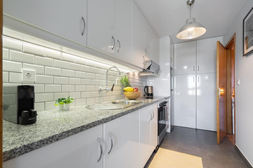 Kitchen or kitchenette, pet friendly, stove