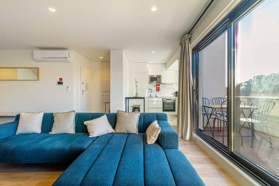 Balcony/Terrace, Kitchen or kitchenette, Living room, air conditioner