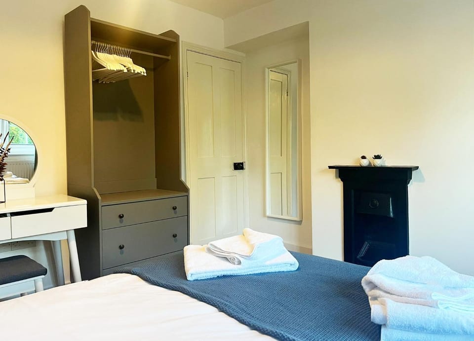 Bed, Bedroom, wardrobe