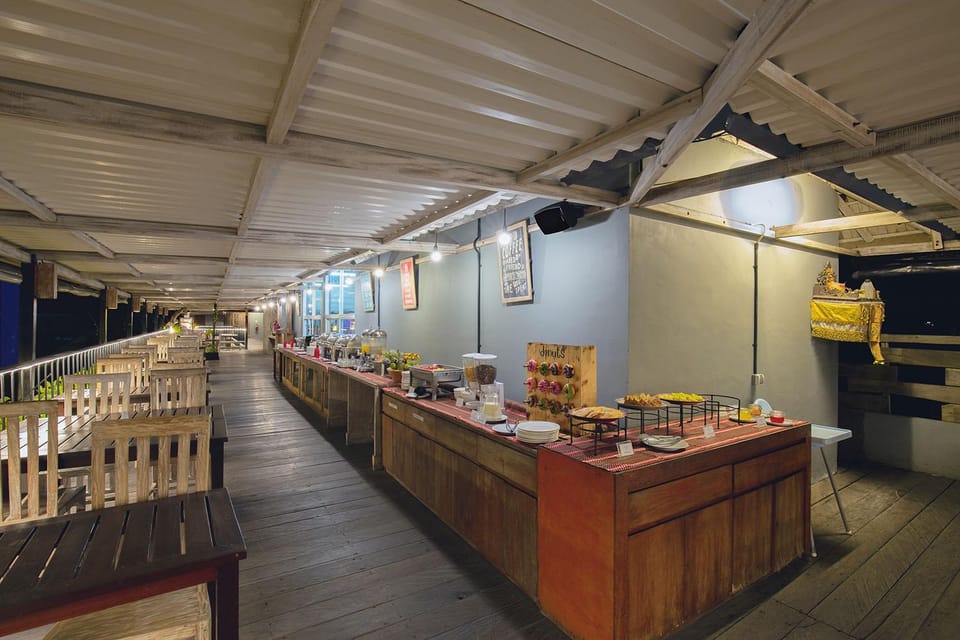 Restaurant/places to eat, Buffet breakfast