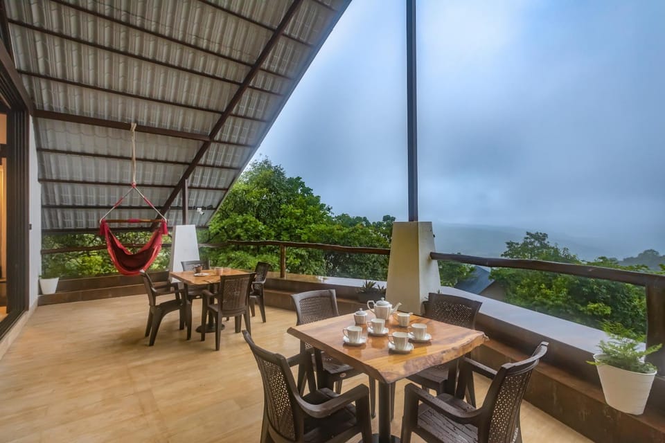 Patio, Day, Natural landscape, Coffee/tea facilities, View (from property/room), Balcony/Terrace, Seating area, Garden view, Mountain view