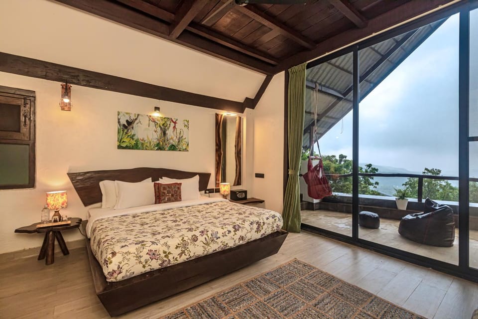 Bed, View (from property/room), Balcony/Terrace, Photo of the whole room, Seating area, Bedroom, air conditioner