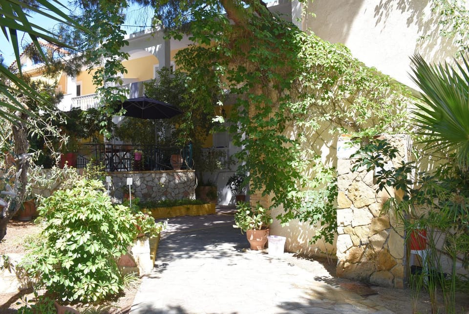 Facade/entrance, Garden