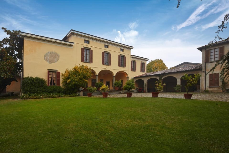 Property building, Day, Garden, Garden view