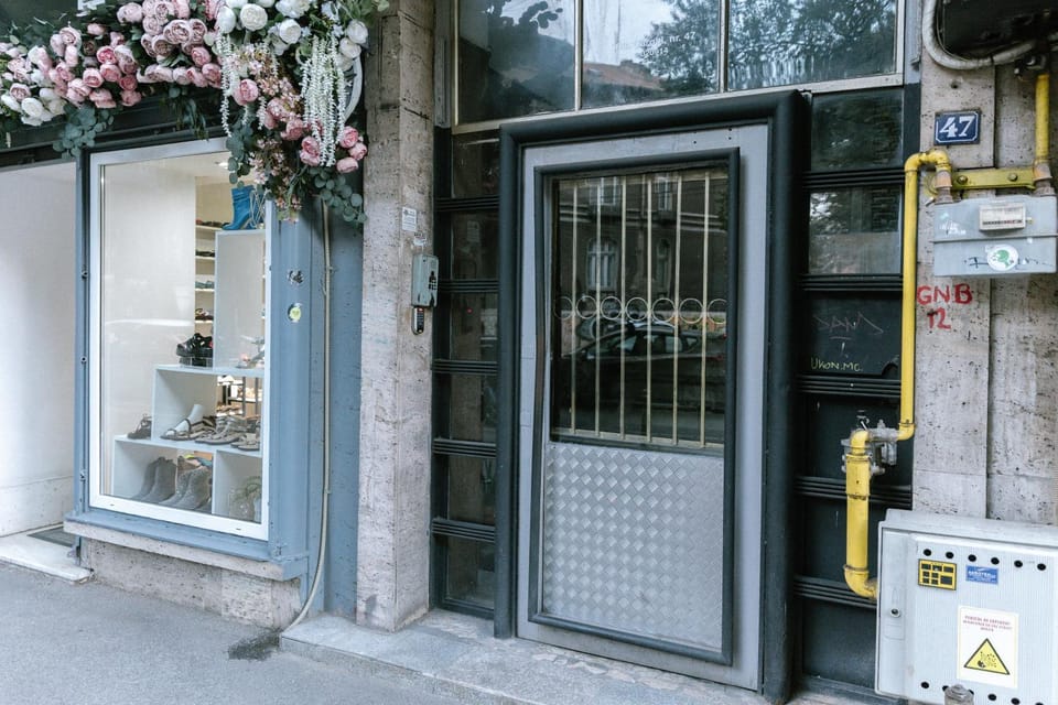 Property building, Facade/entrance