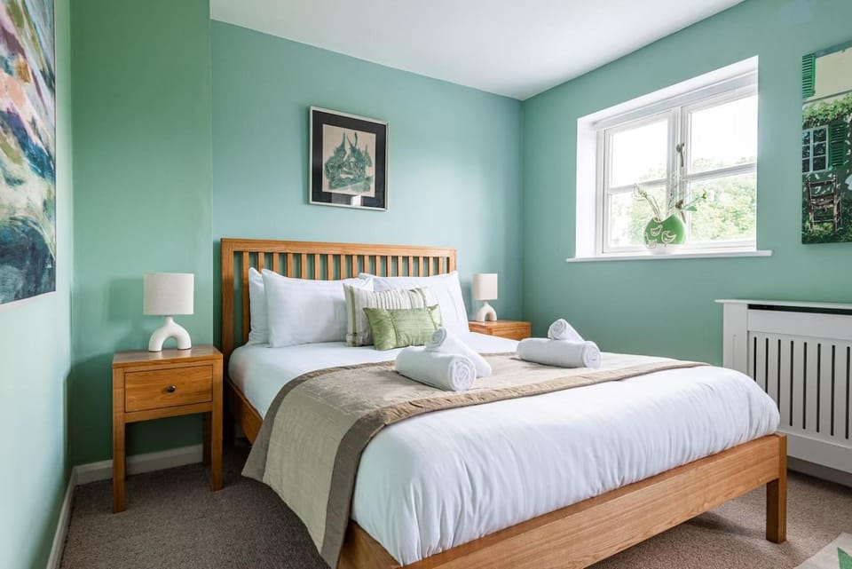 4 Bedroom Town House with Parking House in Shrewsbury