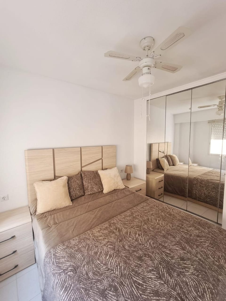 Bed, Bedroom, fireplace