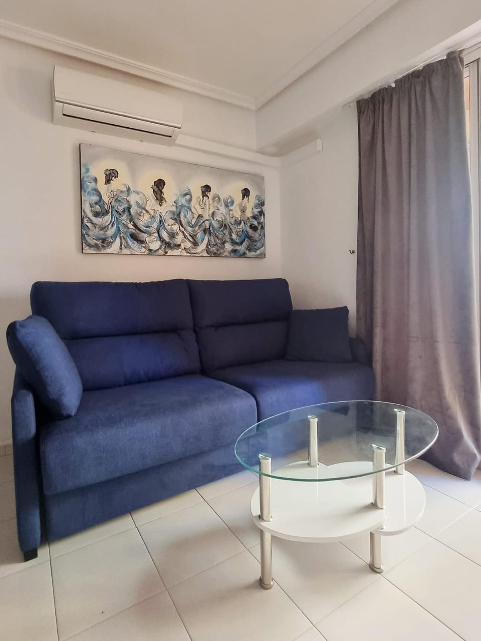 Living room, Seating area, air conditioner