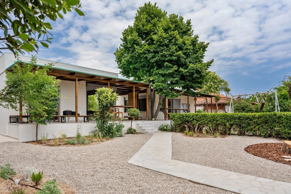 Property building, Garden