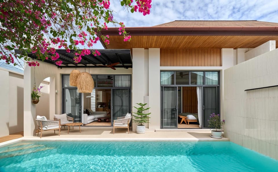 Property building, Day, Pool view, Swimming pool, sunbed