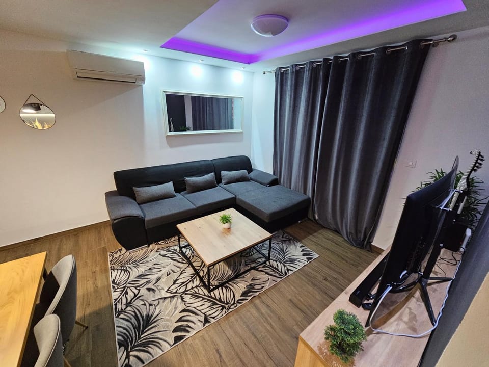 Living room, Seating area, air conditioner