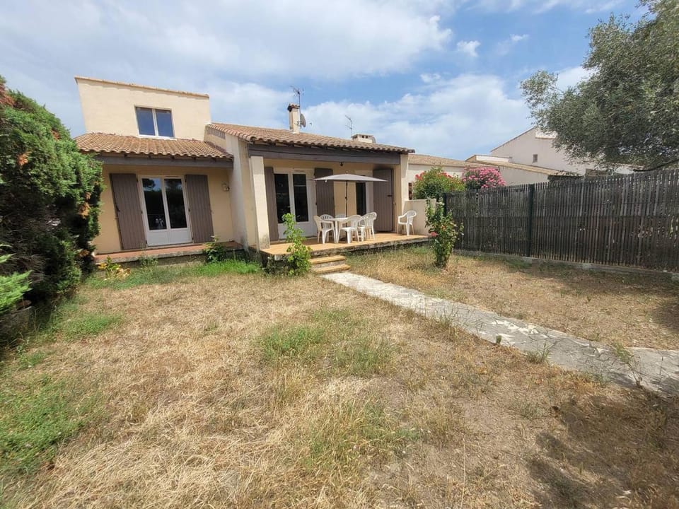 Property building, Day, Garden, Other, Garden view