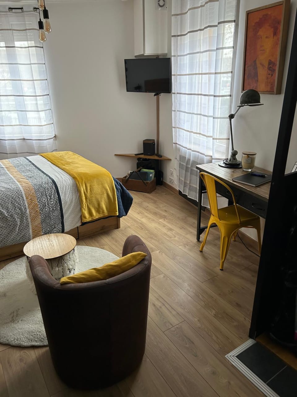 Seating area, Bedroom