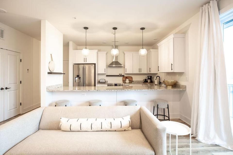 Piedmont Place Suite 301 - Near King Family Vineyards - Mtn Views Apartment in Shenandoah Valley