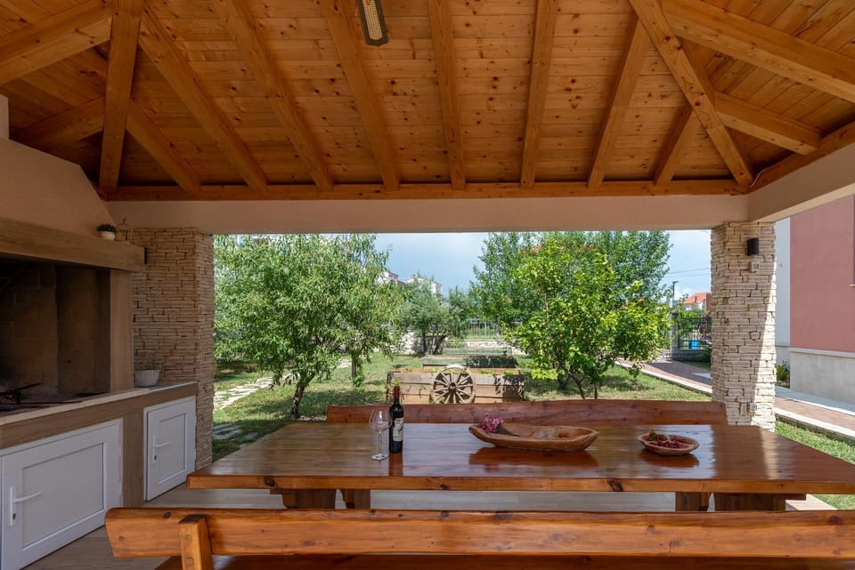 Garden, View (from property/room), Kitchen or kitchenette, Garden view