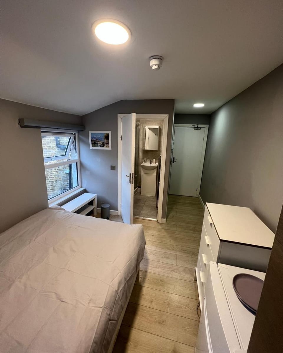 Sterne Street Bed and Breakfast in London