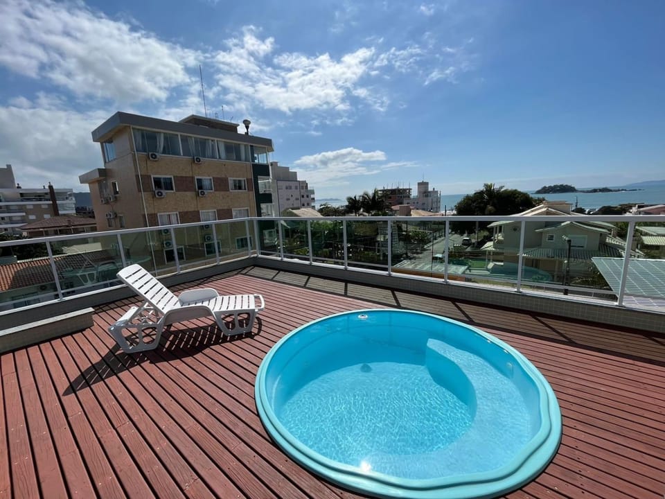 cód 18 - Cobertura com piscina á 100m do mar Apartment in Florianopolis