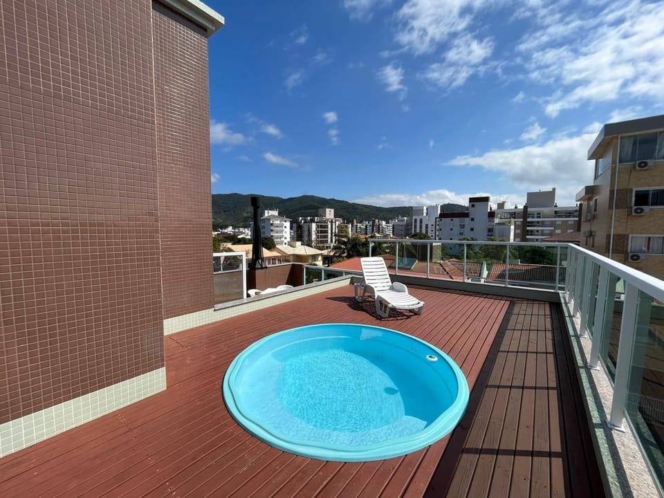 cód 18 - Cobertura com piscina á 100m do mar Apartment in Florianopolis