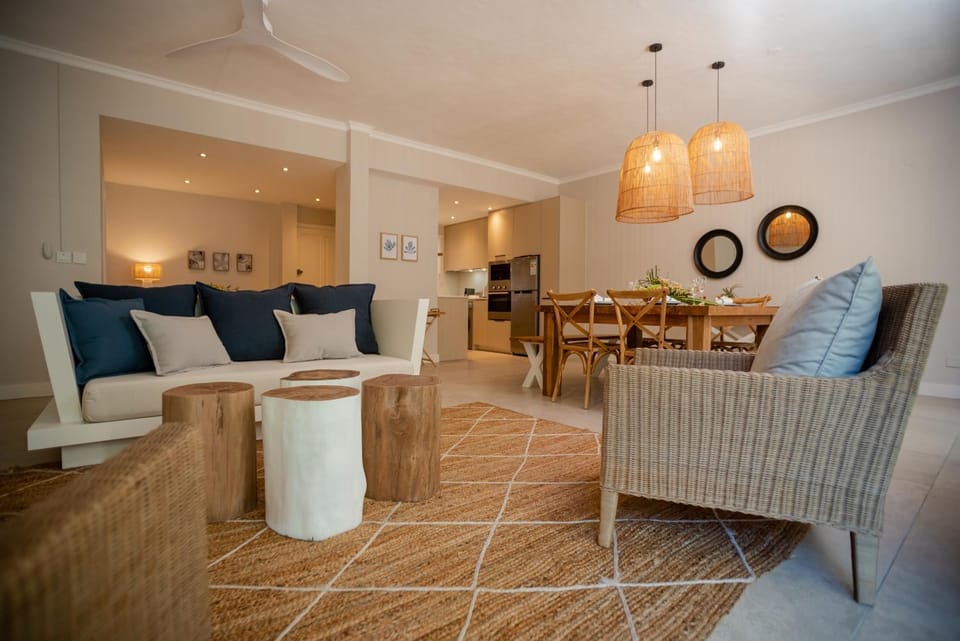 Blue Coral Beachfront Penthouse Apartment in Flic en Flac