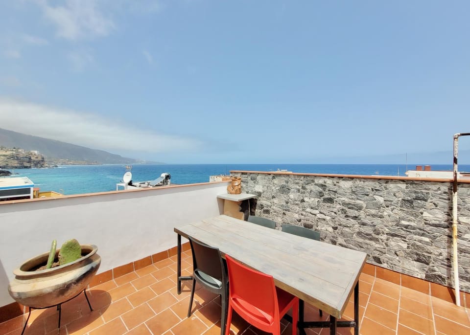 View (from property/room), Balcony/Terrace, Balcony/Terrace, Dining area, Mountain view, Sea view