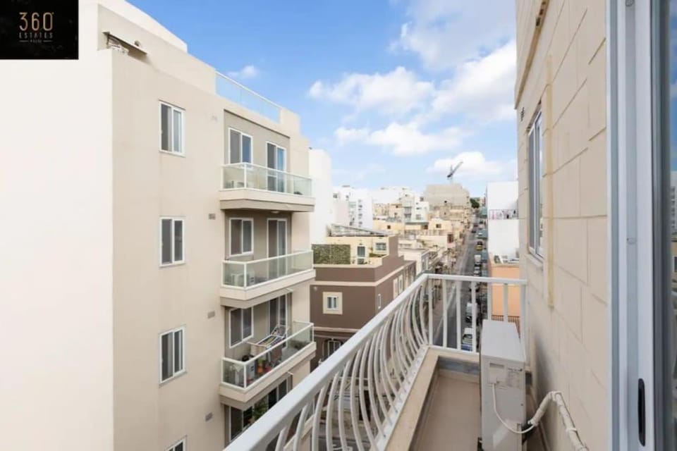 Property building, Day, View (from property/room), Balcony/Terrace, City view