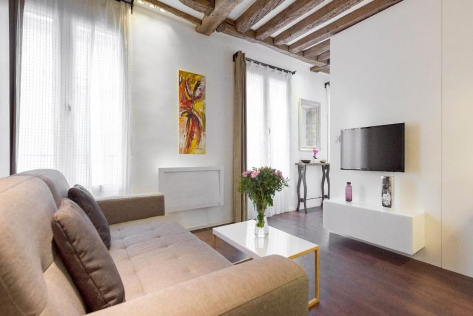 MONTORGUEIL CHARMING APARTMENT Apartment in Paris